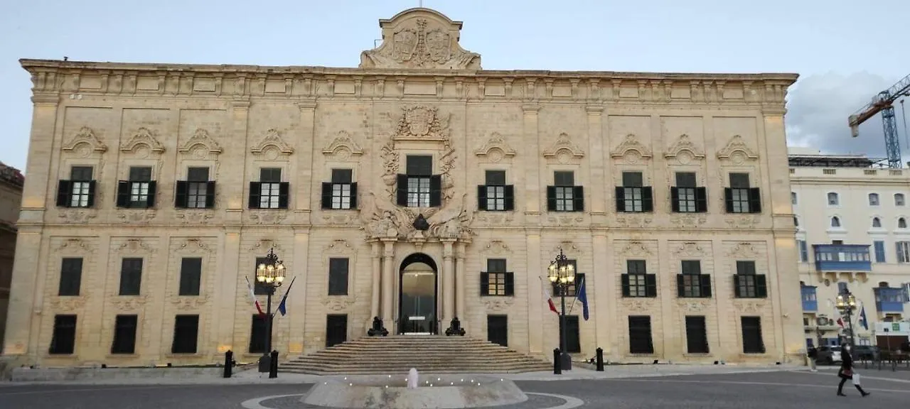Modern Apt Kalkara Seafront! Malta