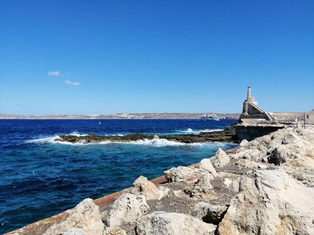 Modern Apt Kalkara Seafront! Malta