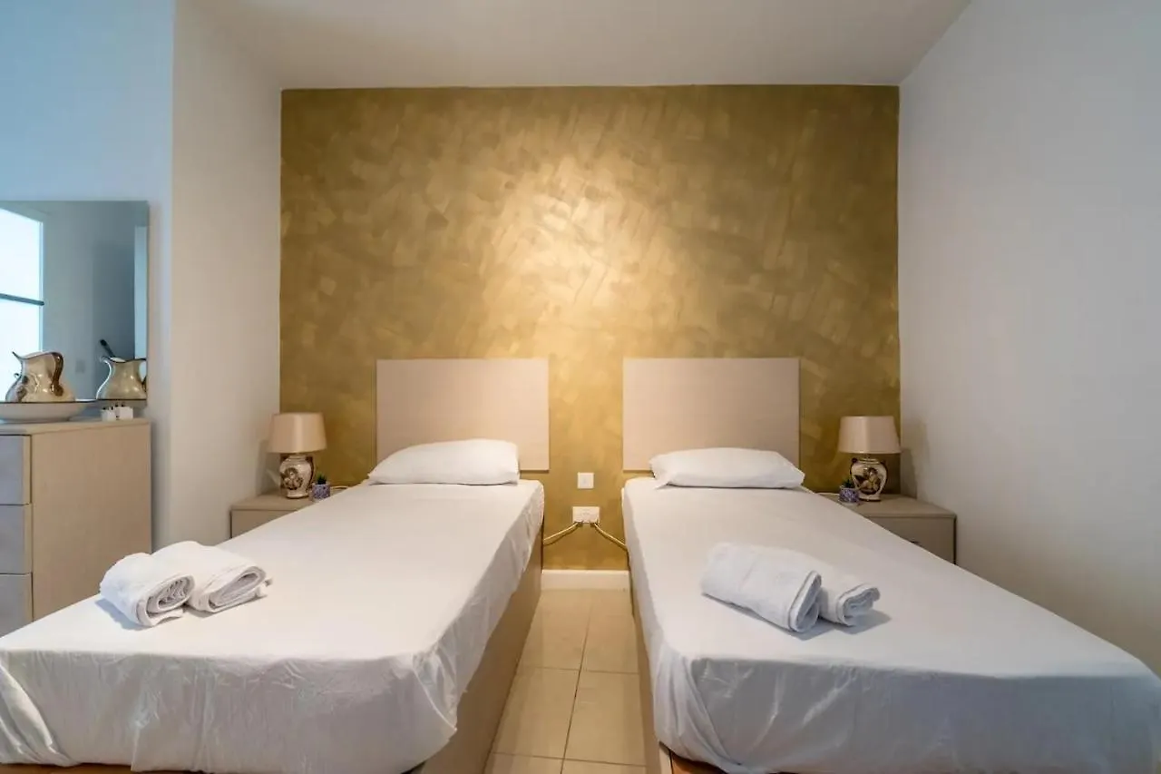 Apartament Modern Apt Kalkara Seafront! Malta