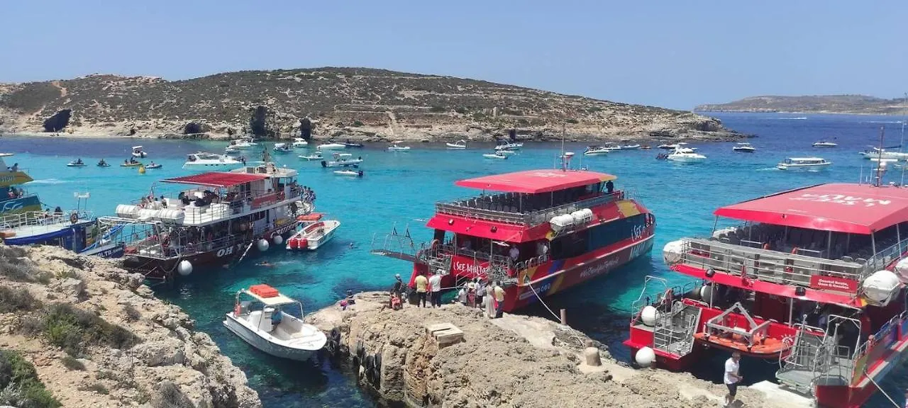 Modern Apt Kalkara Seafront! Apartament