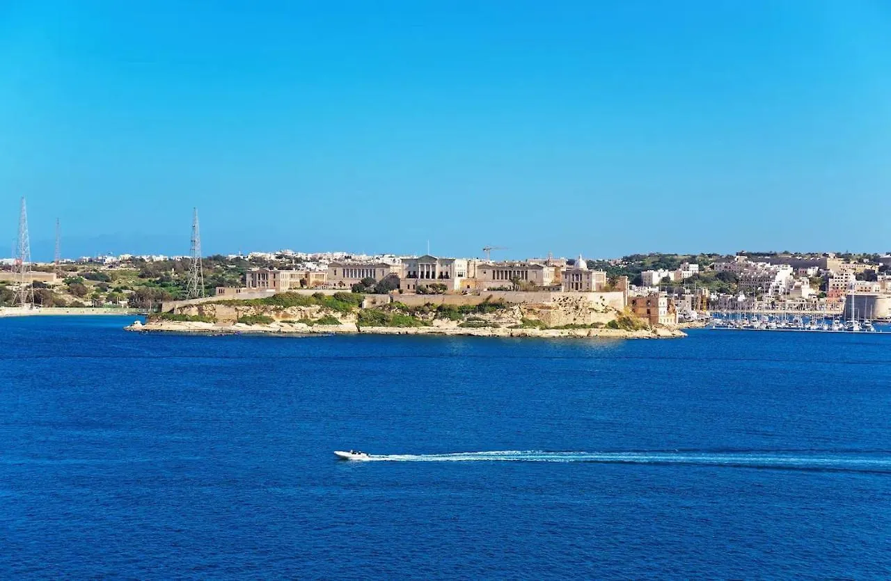Modern Apt Kalkara Seafront! Malta